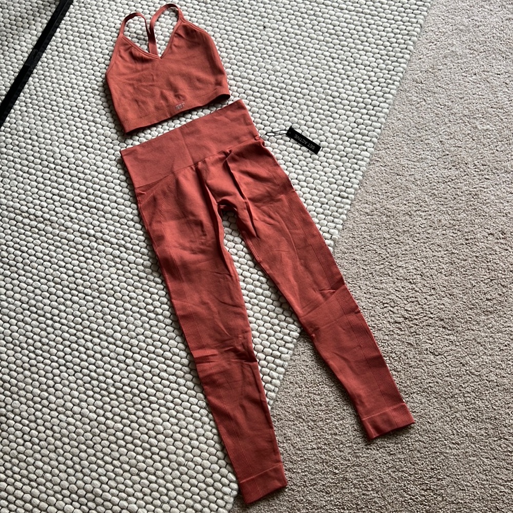 Never worn, NWT set active collection